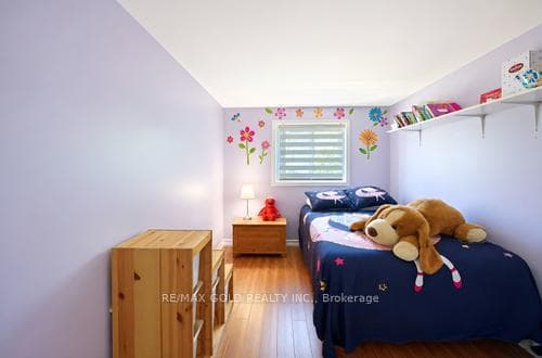 60 Gondola Crescent photo 26