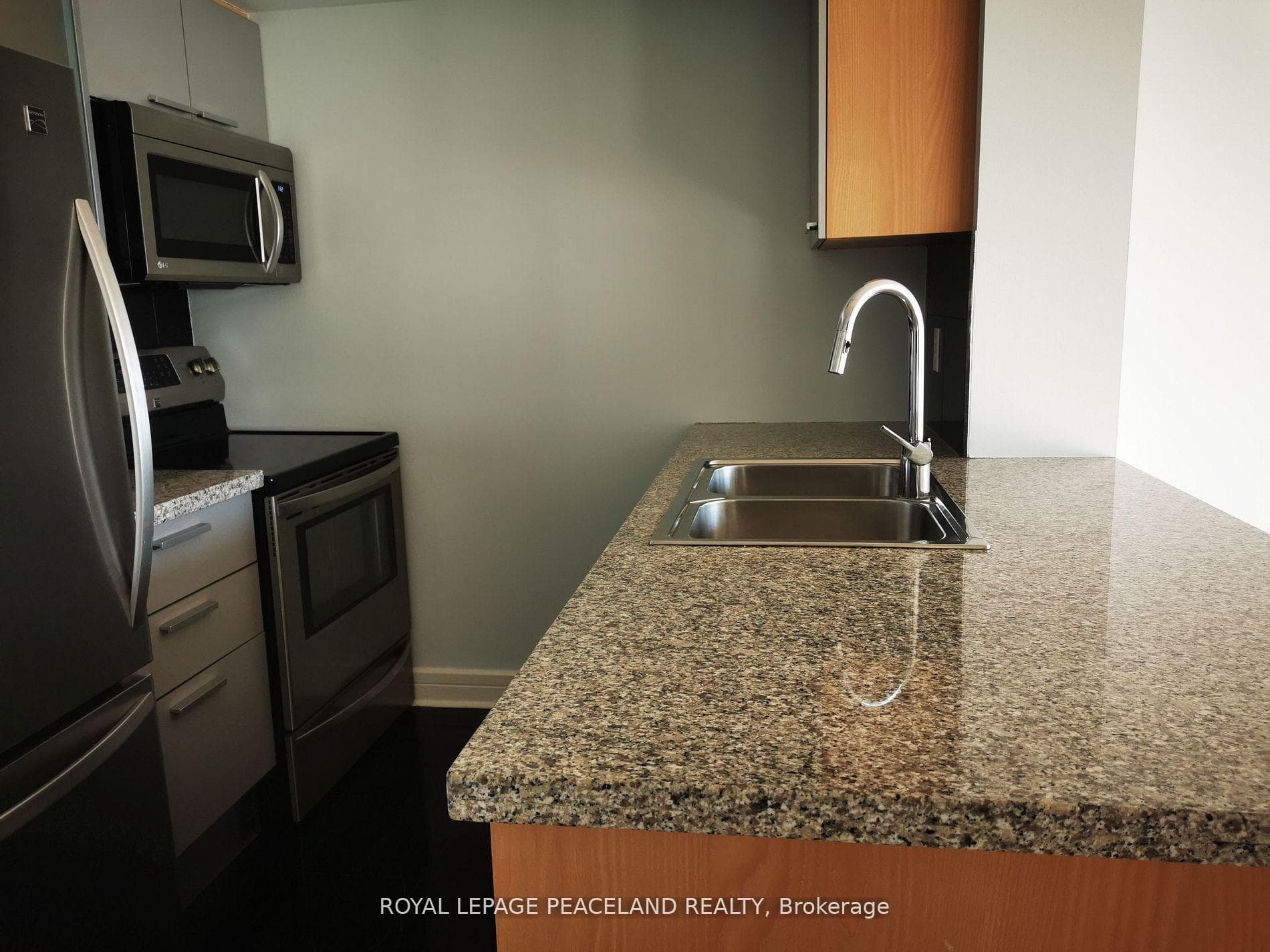 16 Harrison Garden Boulevard Unit 503 photo 13