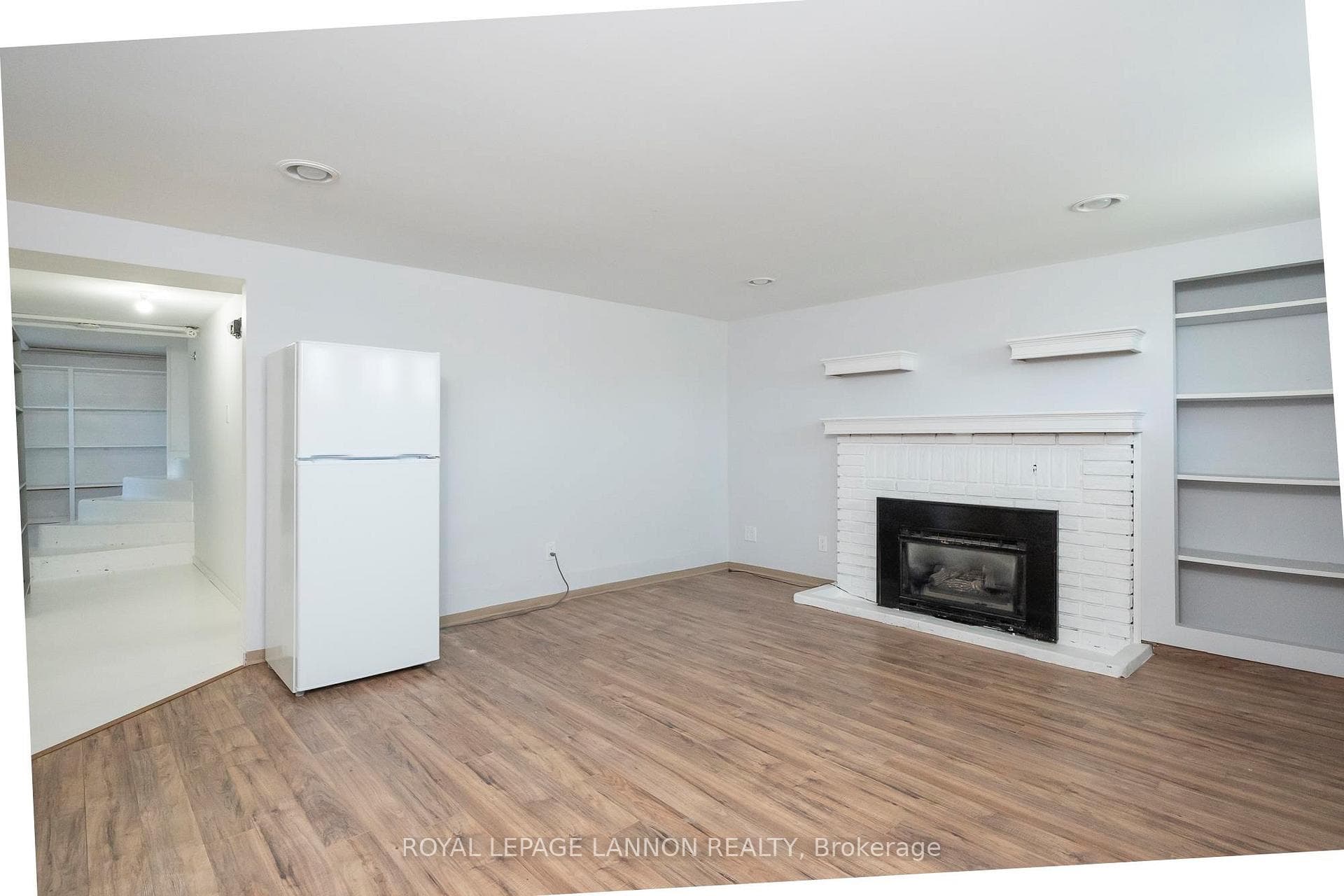 438 Algoma Street photo 31
