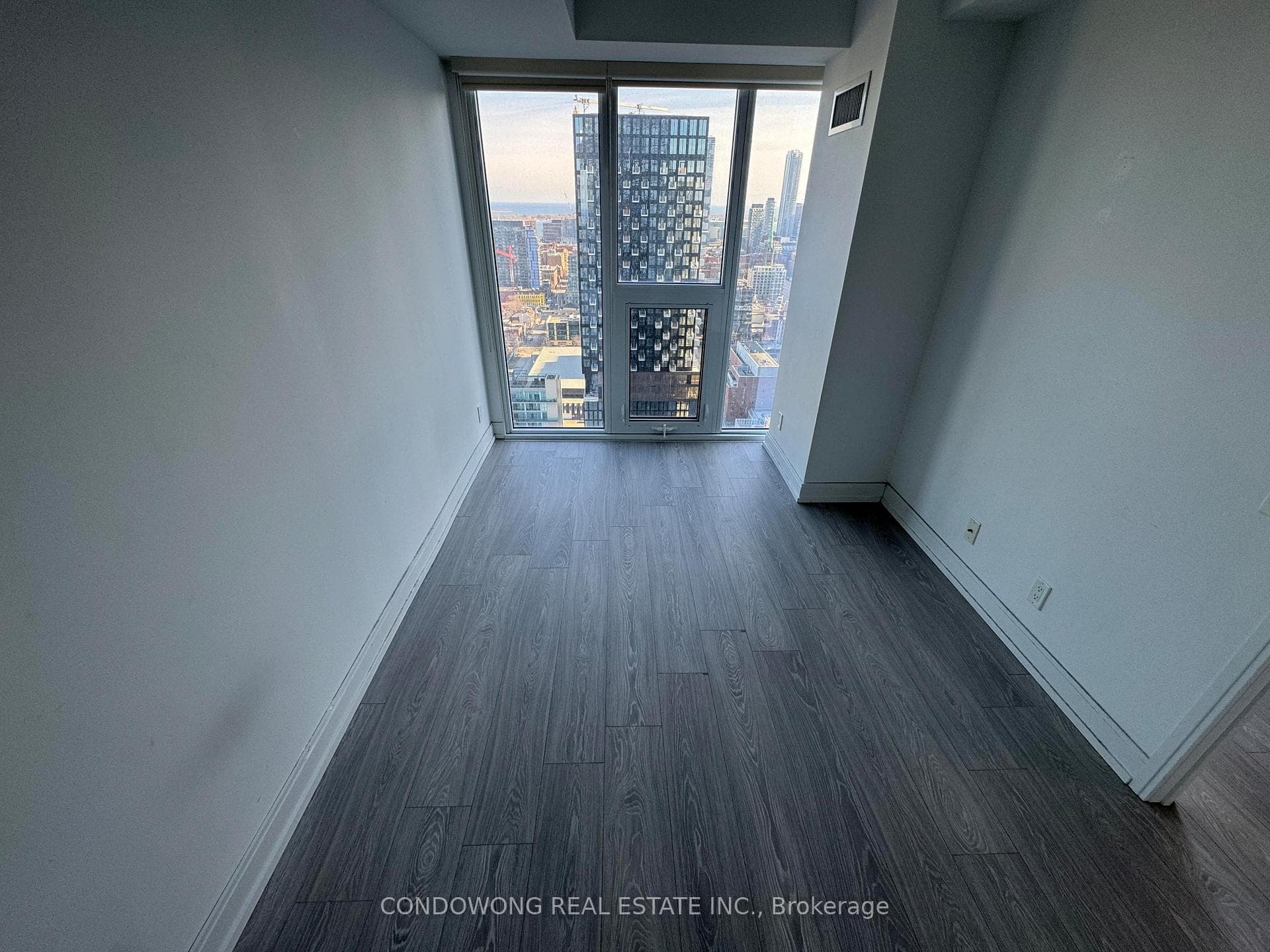 181 Dundas Street Unit 3307 photo 4