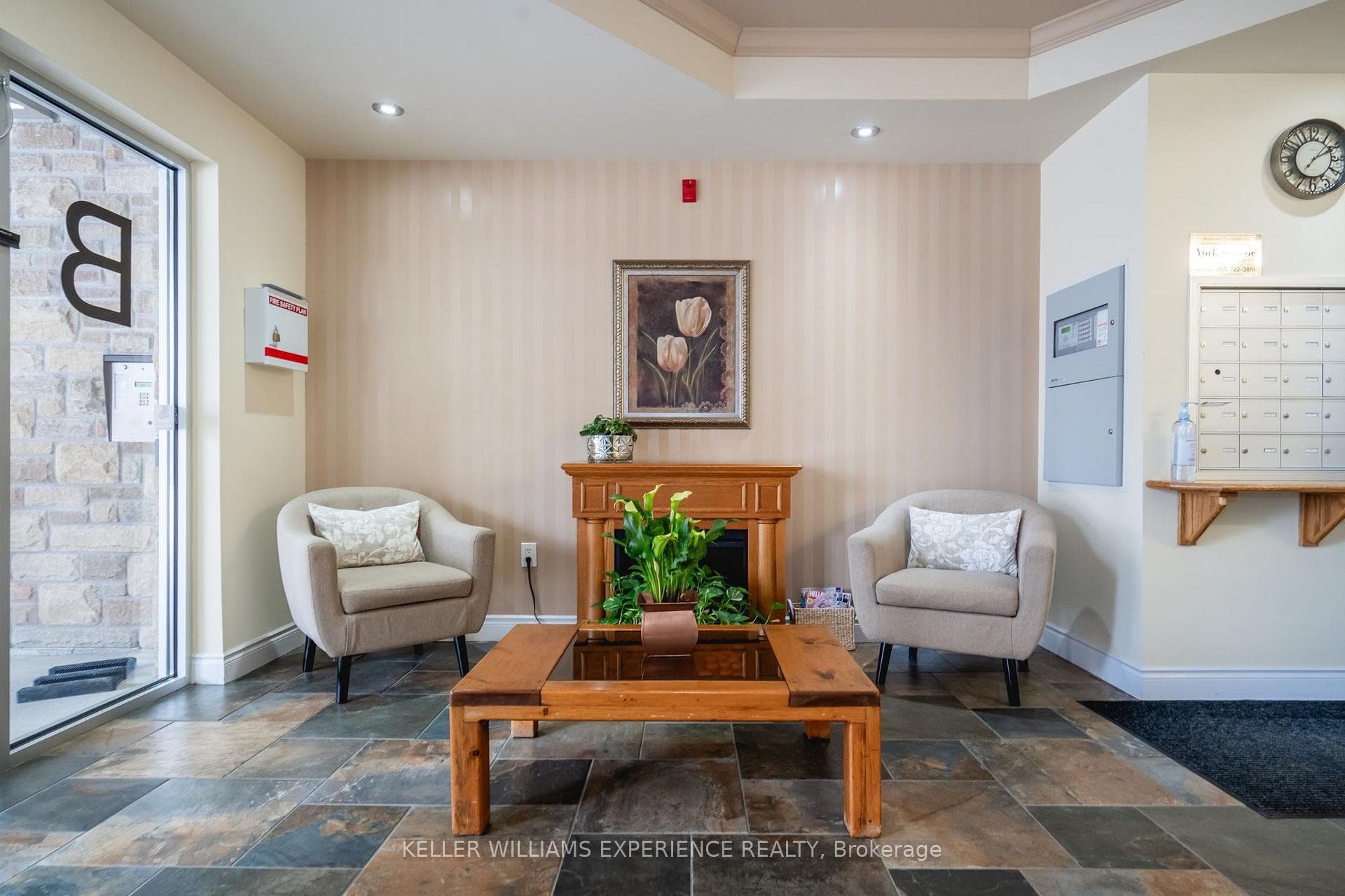 19B Yonge Street Unit 103 photo 6