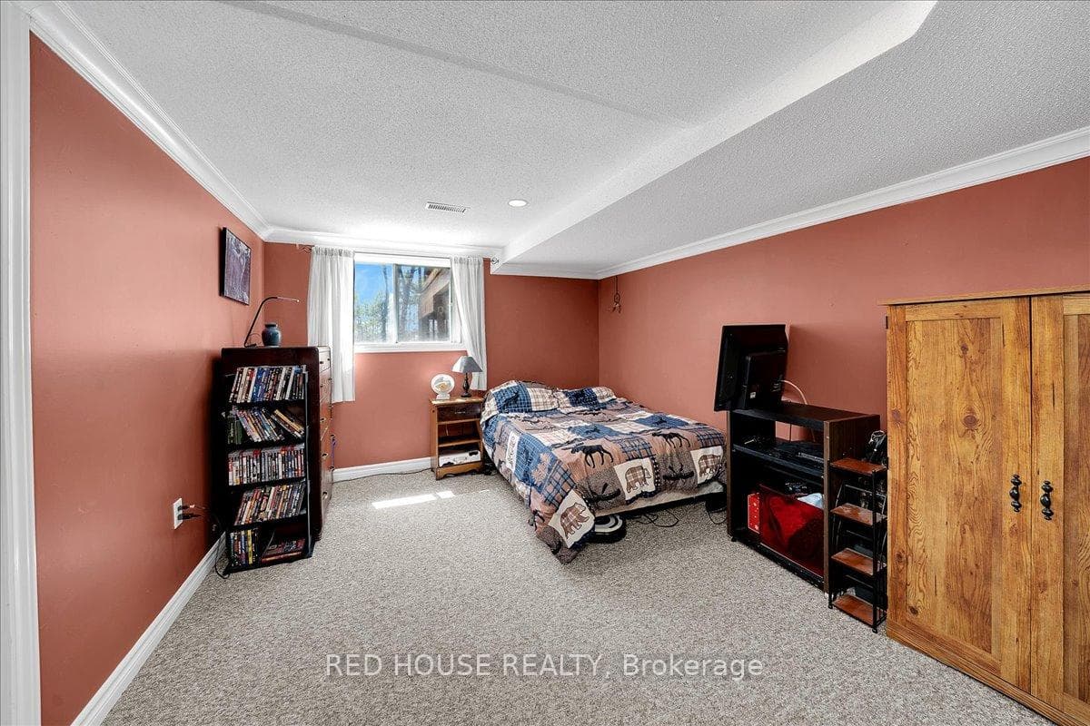 32 Mcleish Drive photo 26
