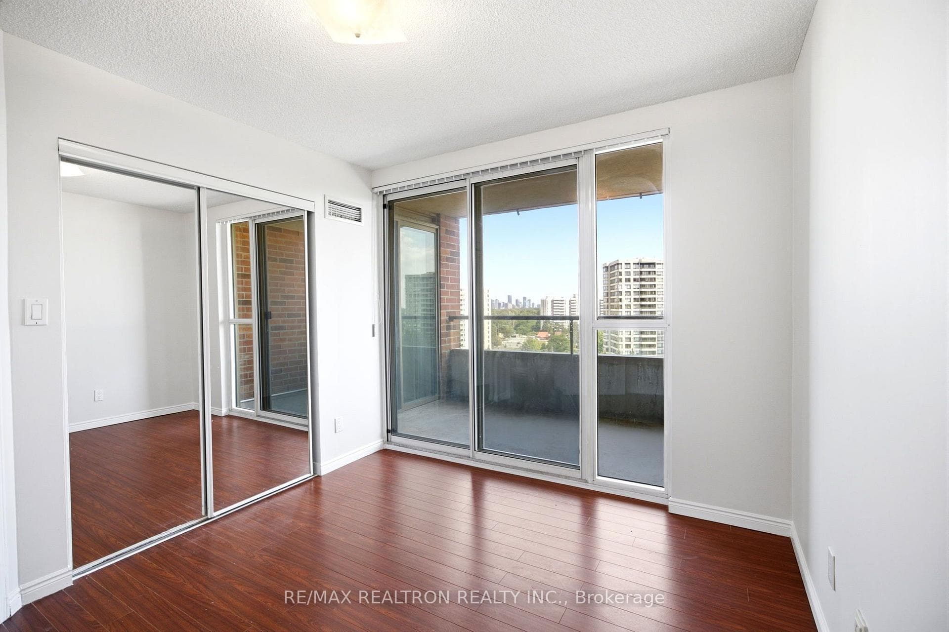 850 Steeles Avenue Unit 1103 photo 19