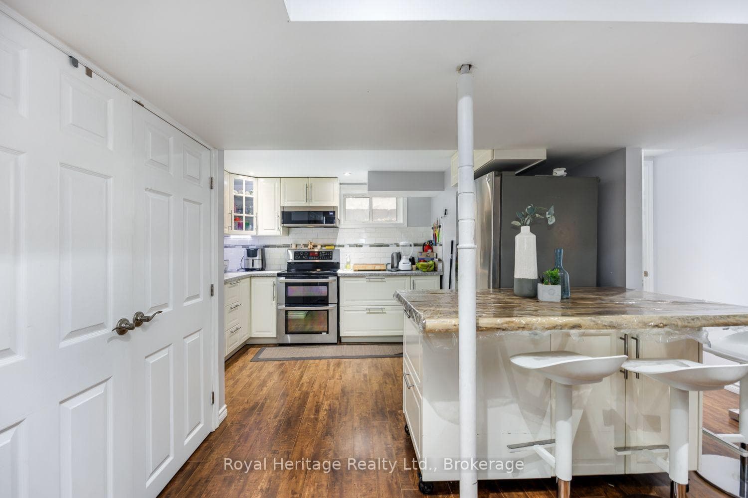 251 Elizabeth Street photo 15