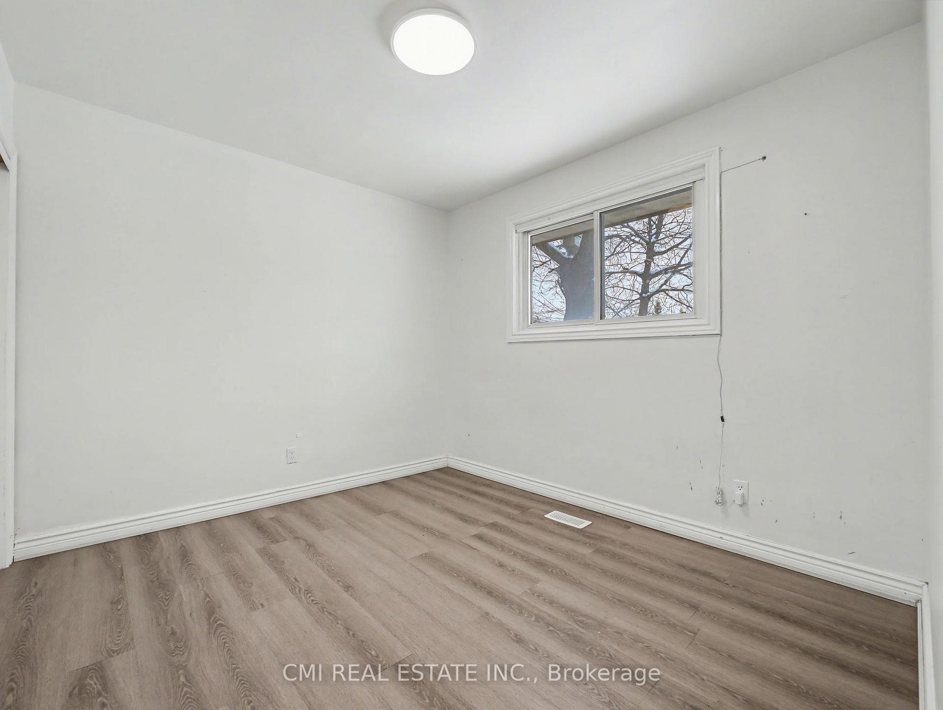 4306 East Avenue photo 16