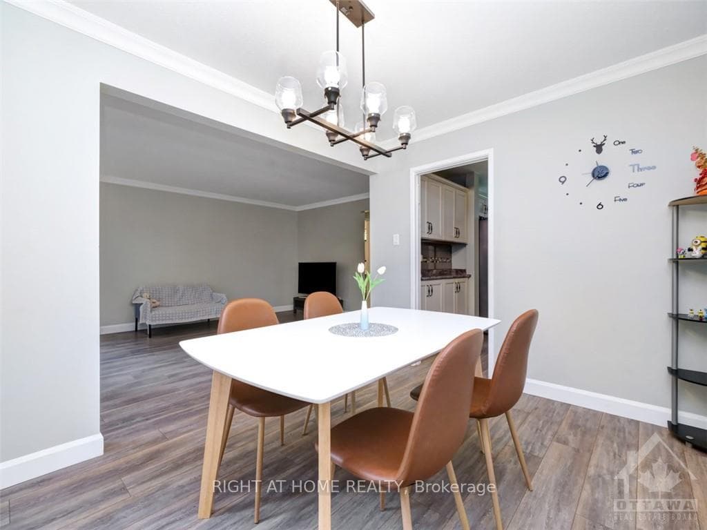 110 RUTHERFORD Court photo 11