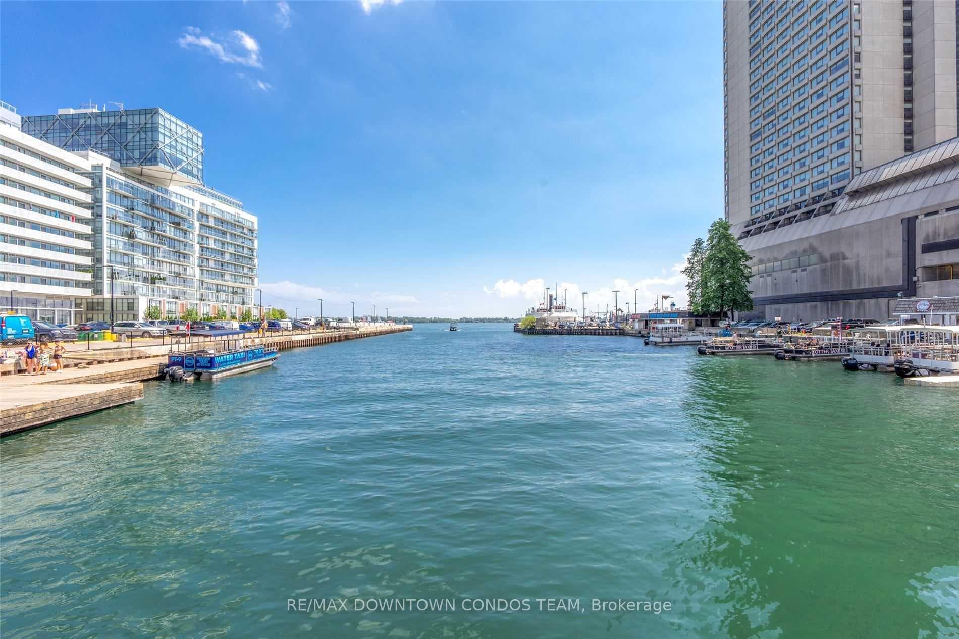 15 Queens Quay Unit 511 photo 8