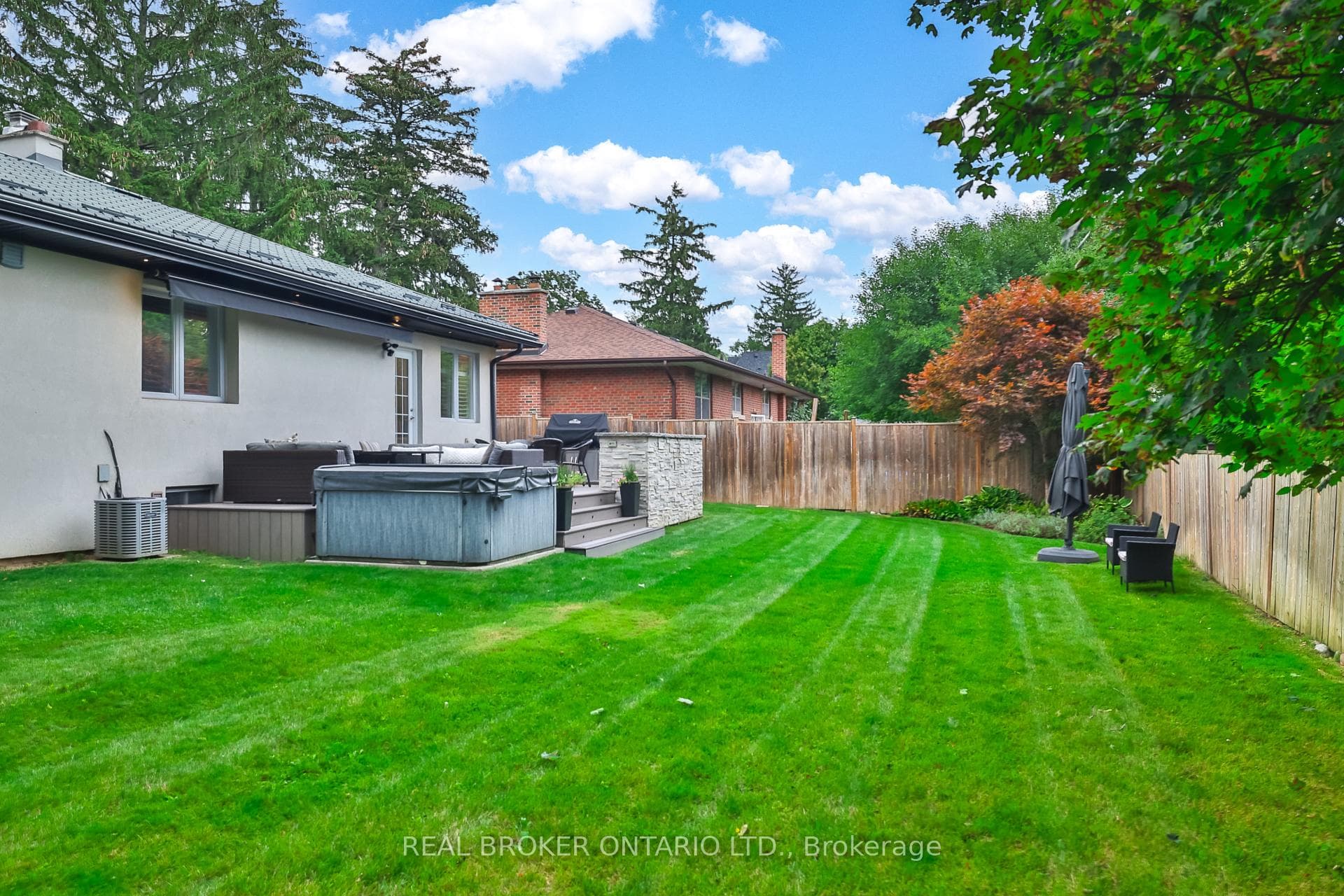 2054 Rebecca Street photo 41