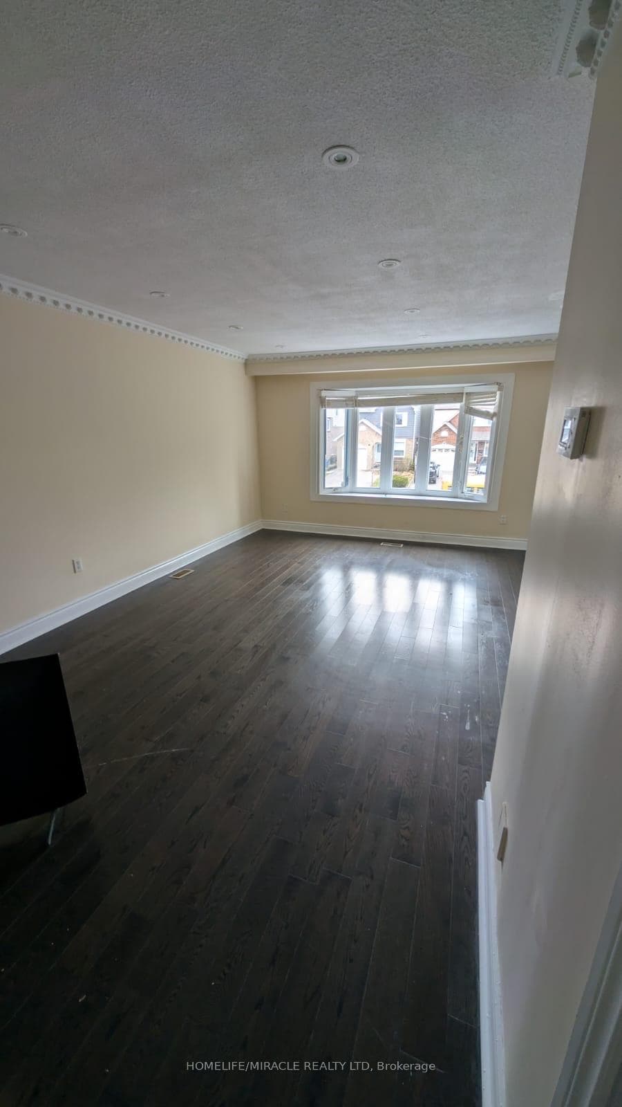 378 Hansen Road photo 2