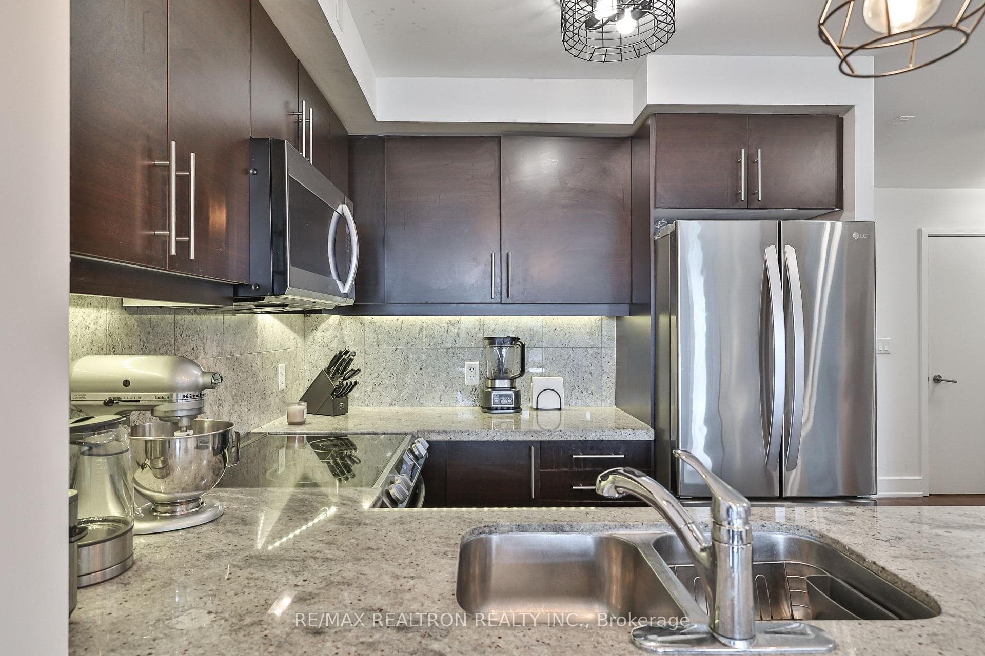 676 Sheppard Avenue Unit 307 photo 13
