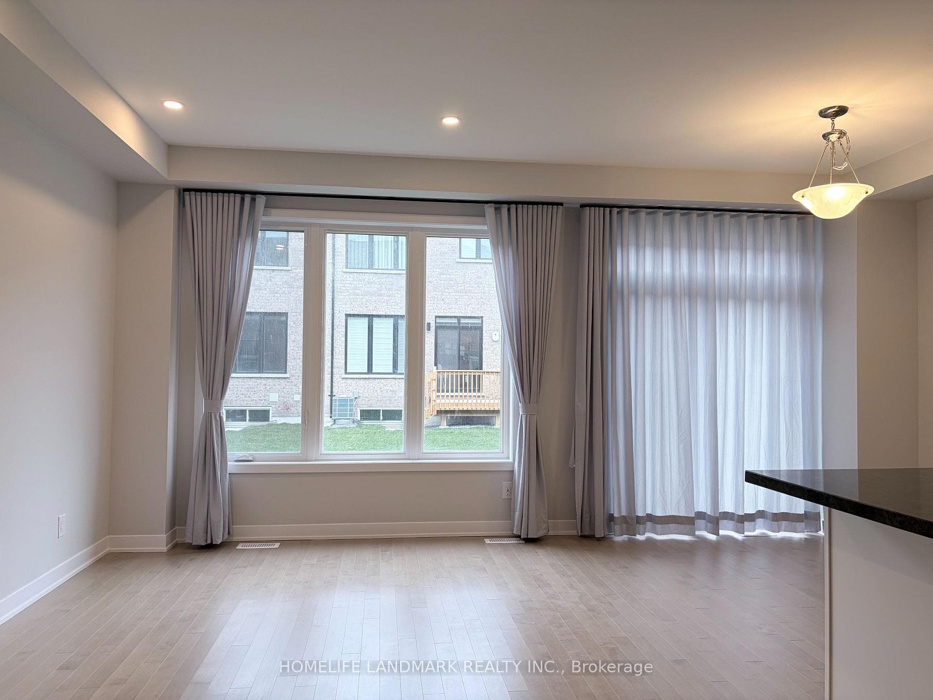 9 Harvey Bunker Crescent photo 3