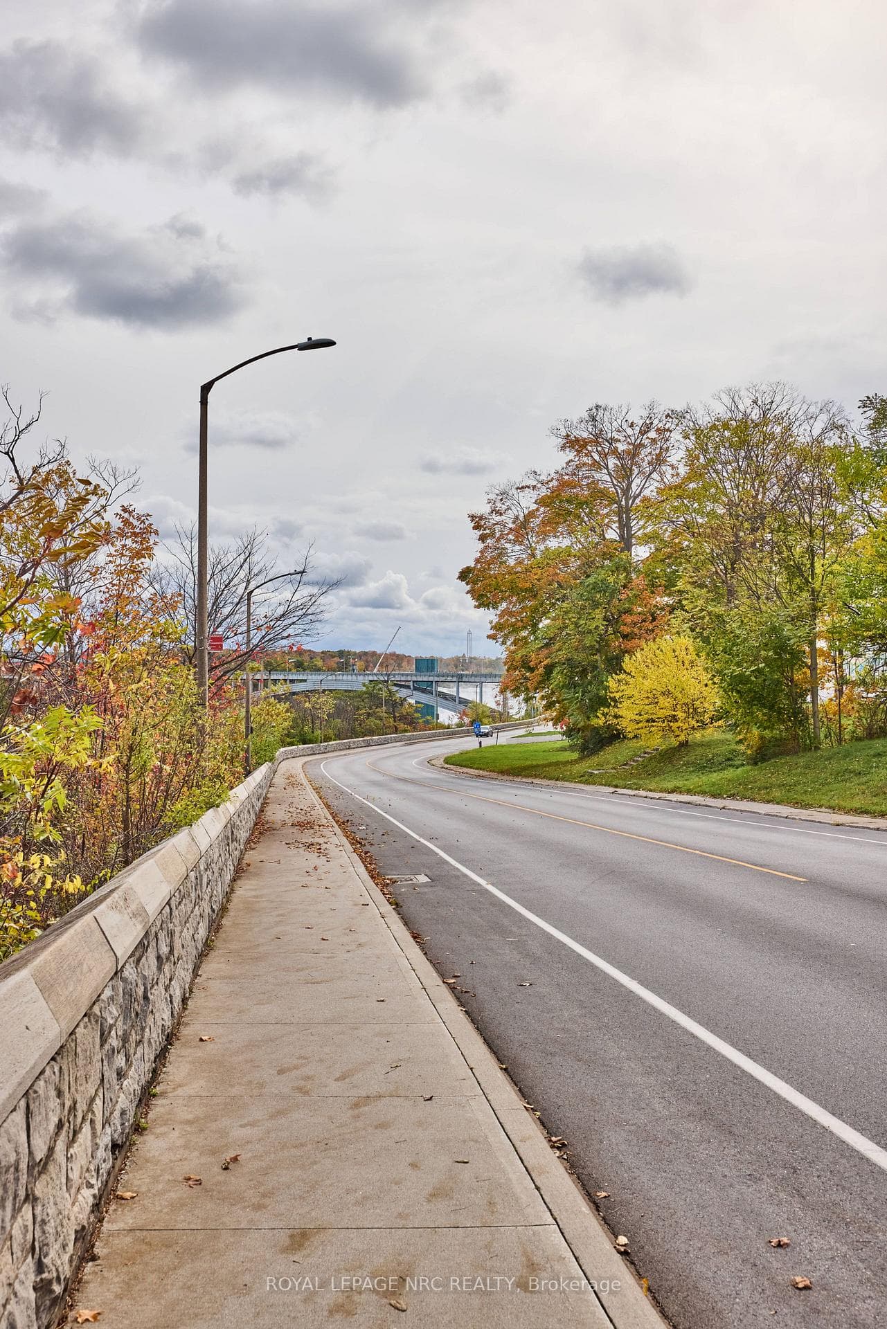 5427 River Road photo 4