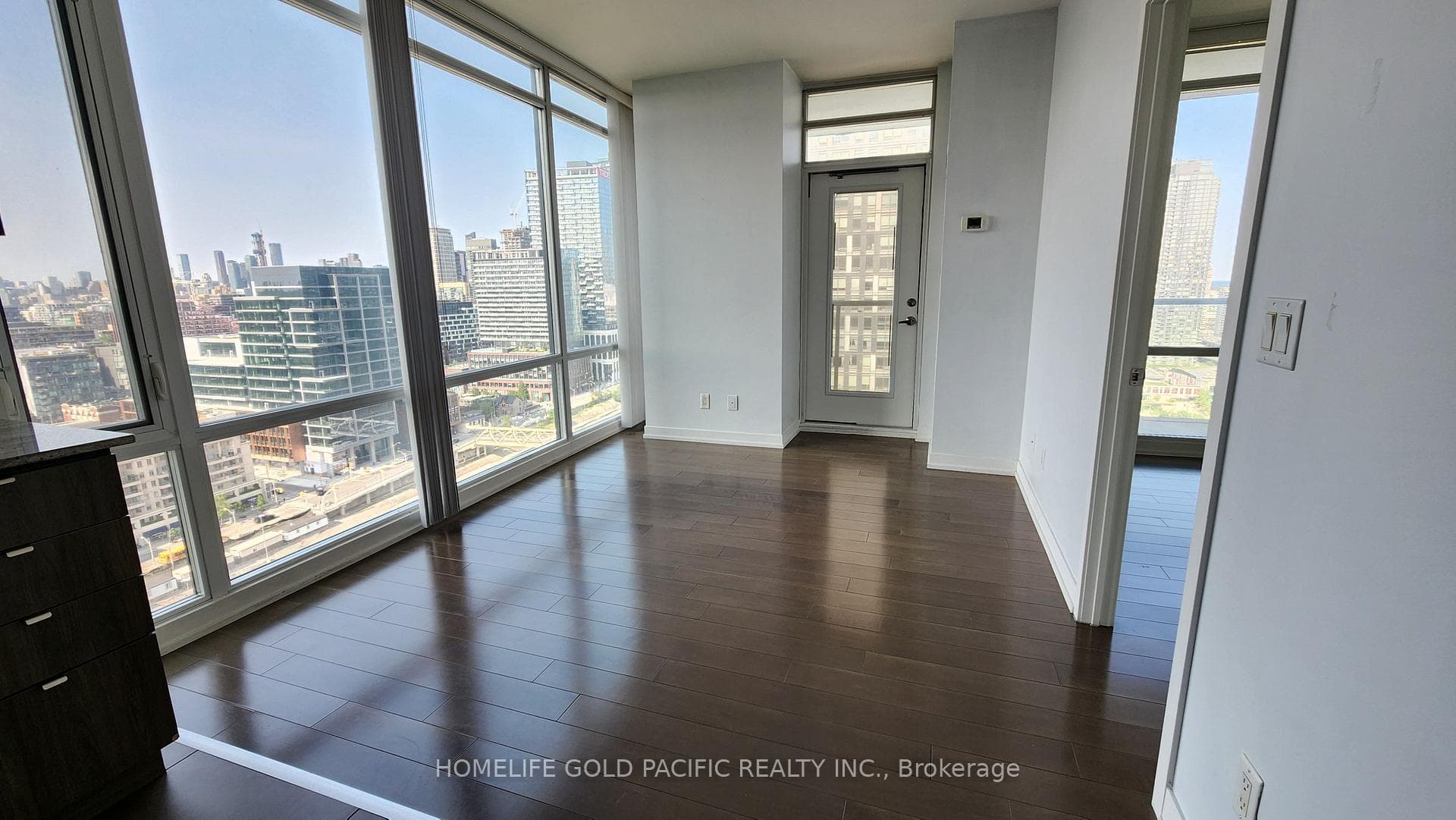 170 Fort York Boulevard Unit 2204 photo 5