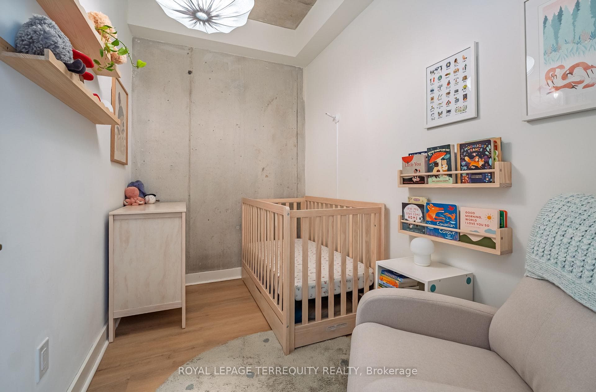 246 Logan Avenue Unit 316 photo 16