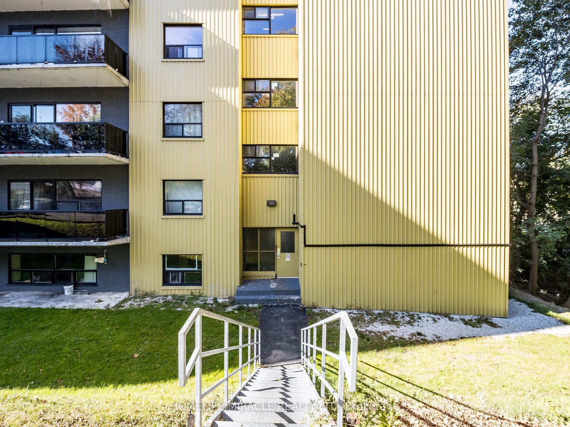 1651 VICTORIA PARK Avenue Unit 808 photo 25