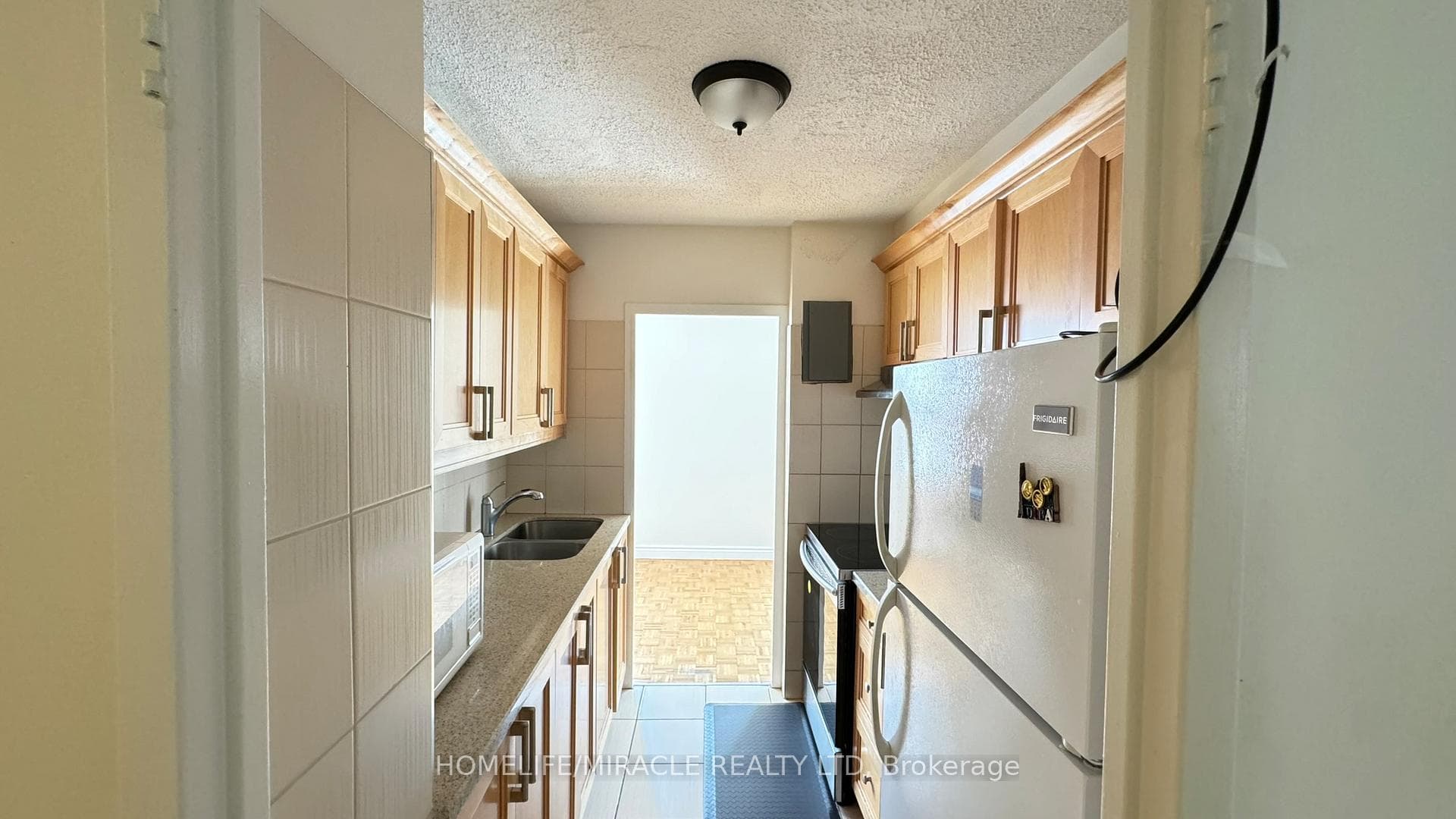 2245 Eglinton Avenue Unit 503 photo 8