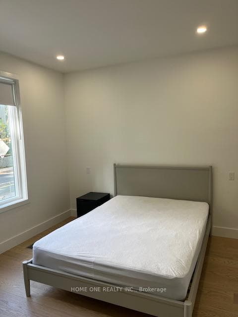 35 Denison Avenue Unit 101 photo 3
