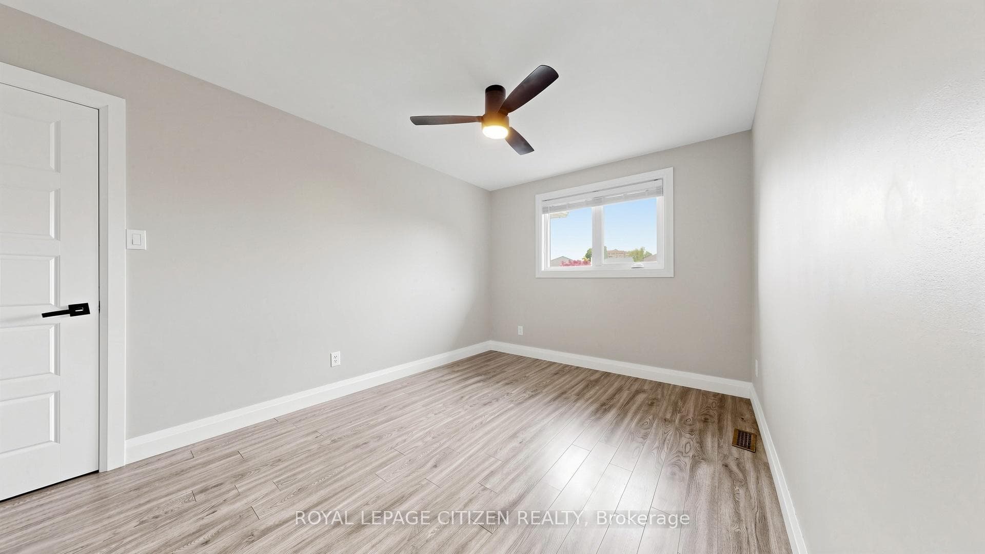 27 Emperor Avenue photo 33