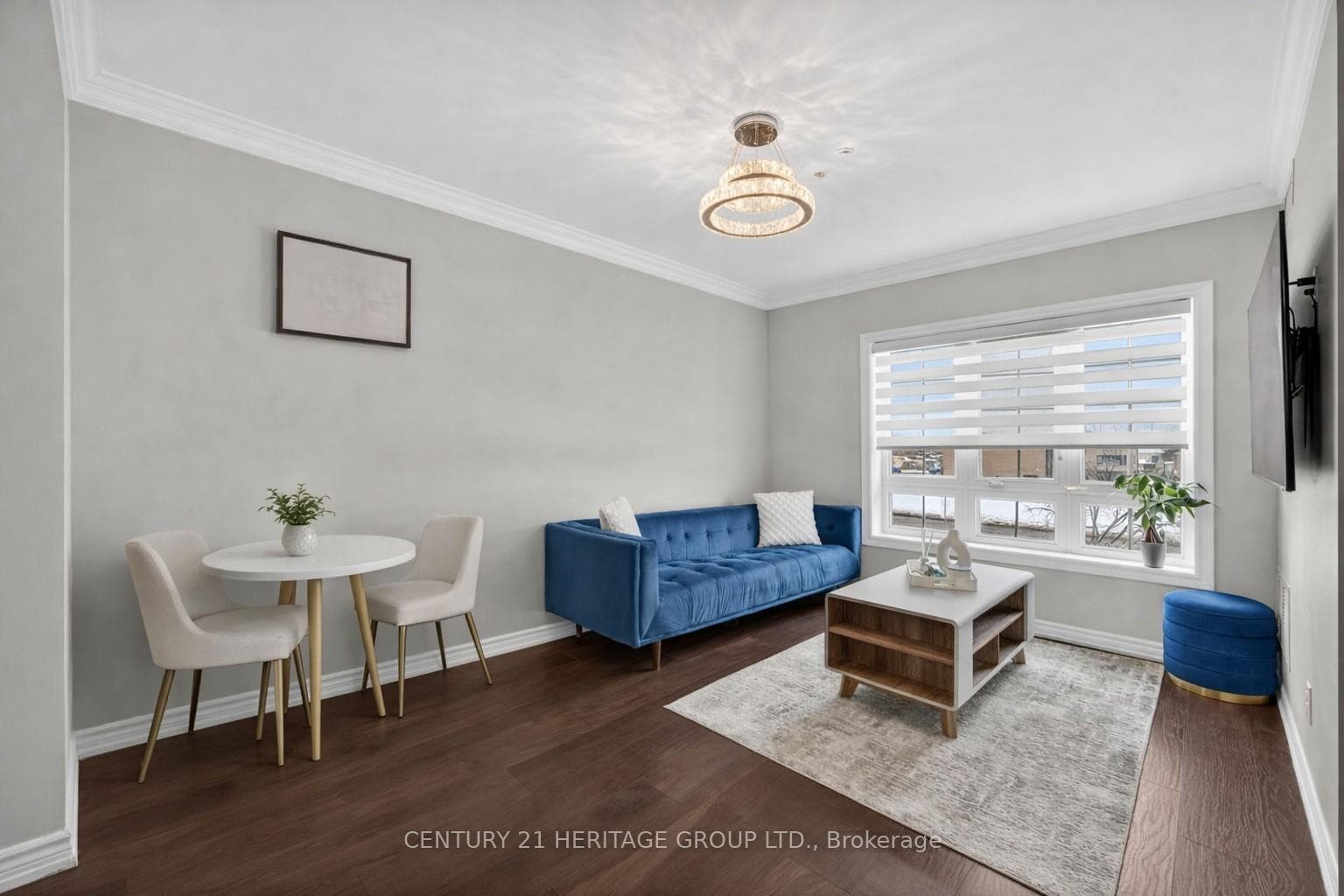 112 Simcoe Road Unit 214 photo 1