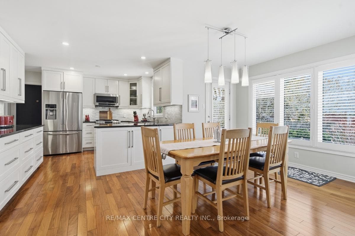 Large eat-in kitchen