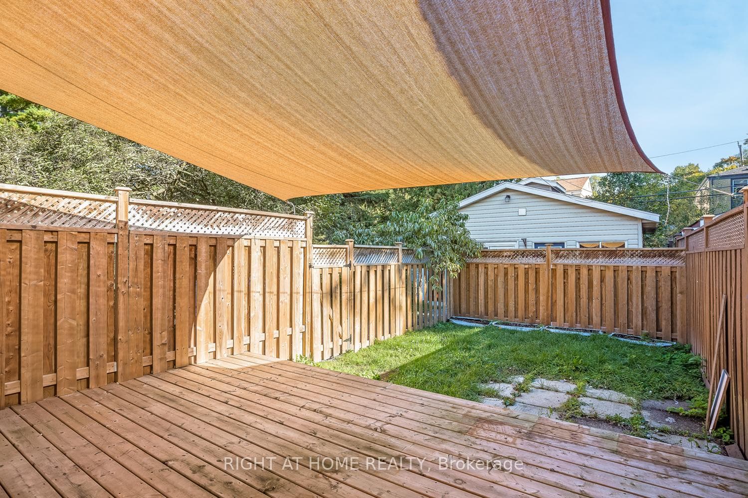 8 Irmac Court photo 11
