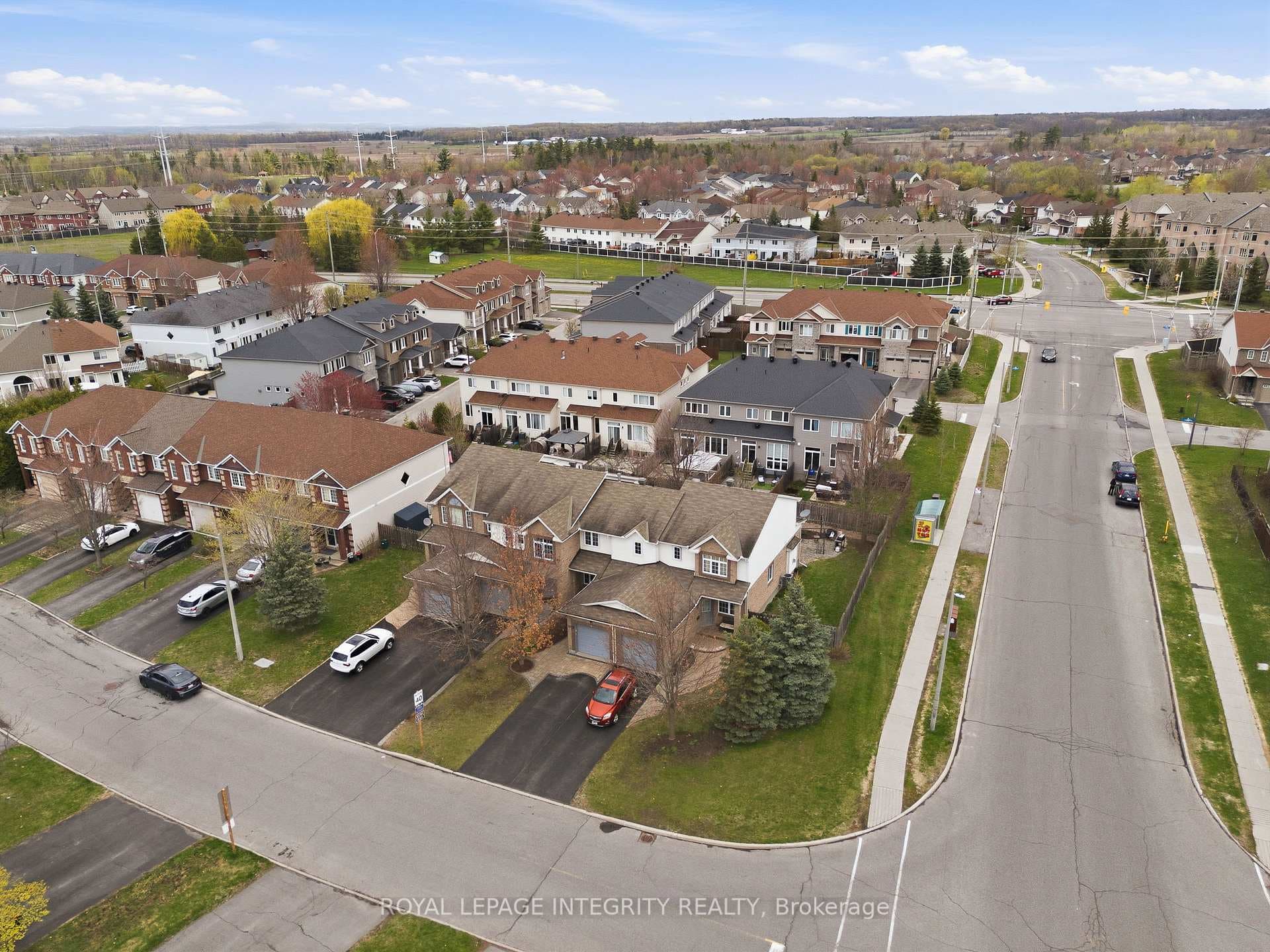 1073 Brasseur Crescent photo 32
