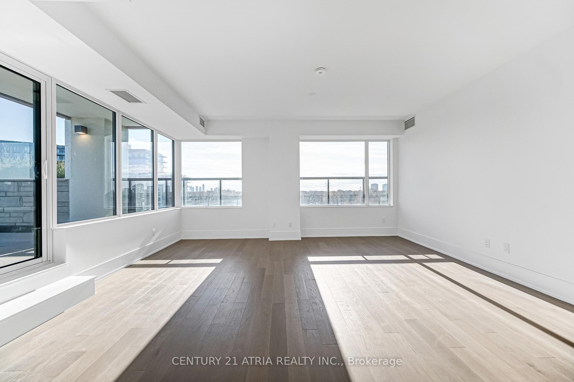 259 The Kingsway N/A Unit 606 photo 11