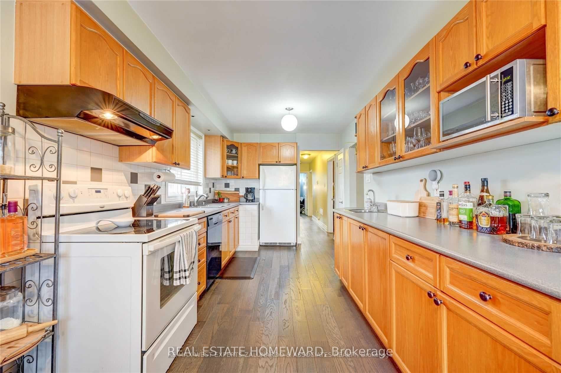 77 Toronto Street Unit Main photo 17