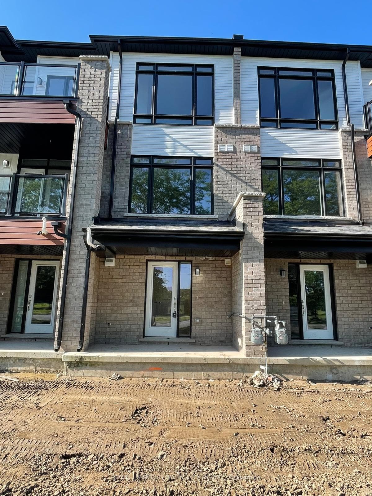 36 Sidney Rose Common N/A photo 1