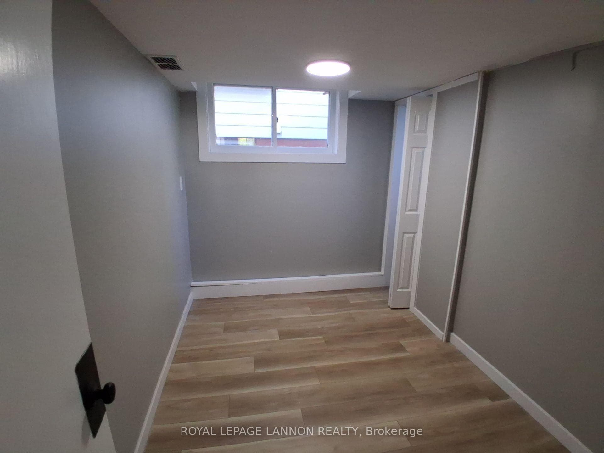 300 Van Horne St. photo 21
