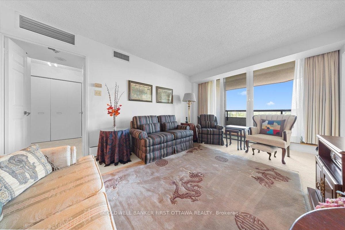 1510 Riverside Drive Unit 606 photo 8