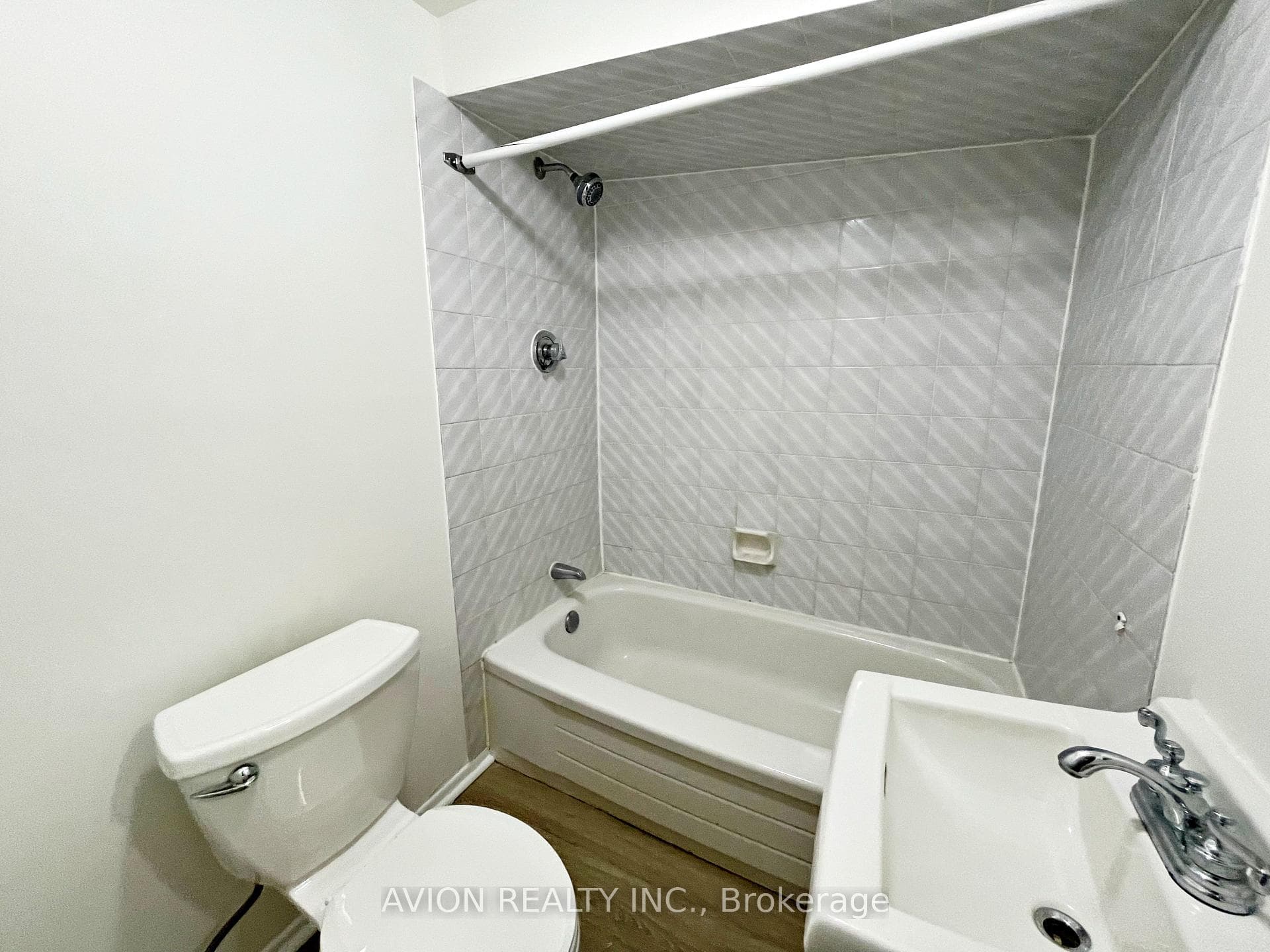 567 Millard Street photo 22