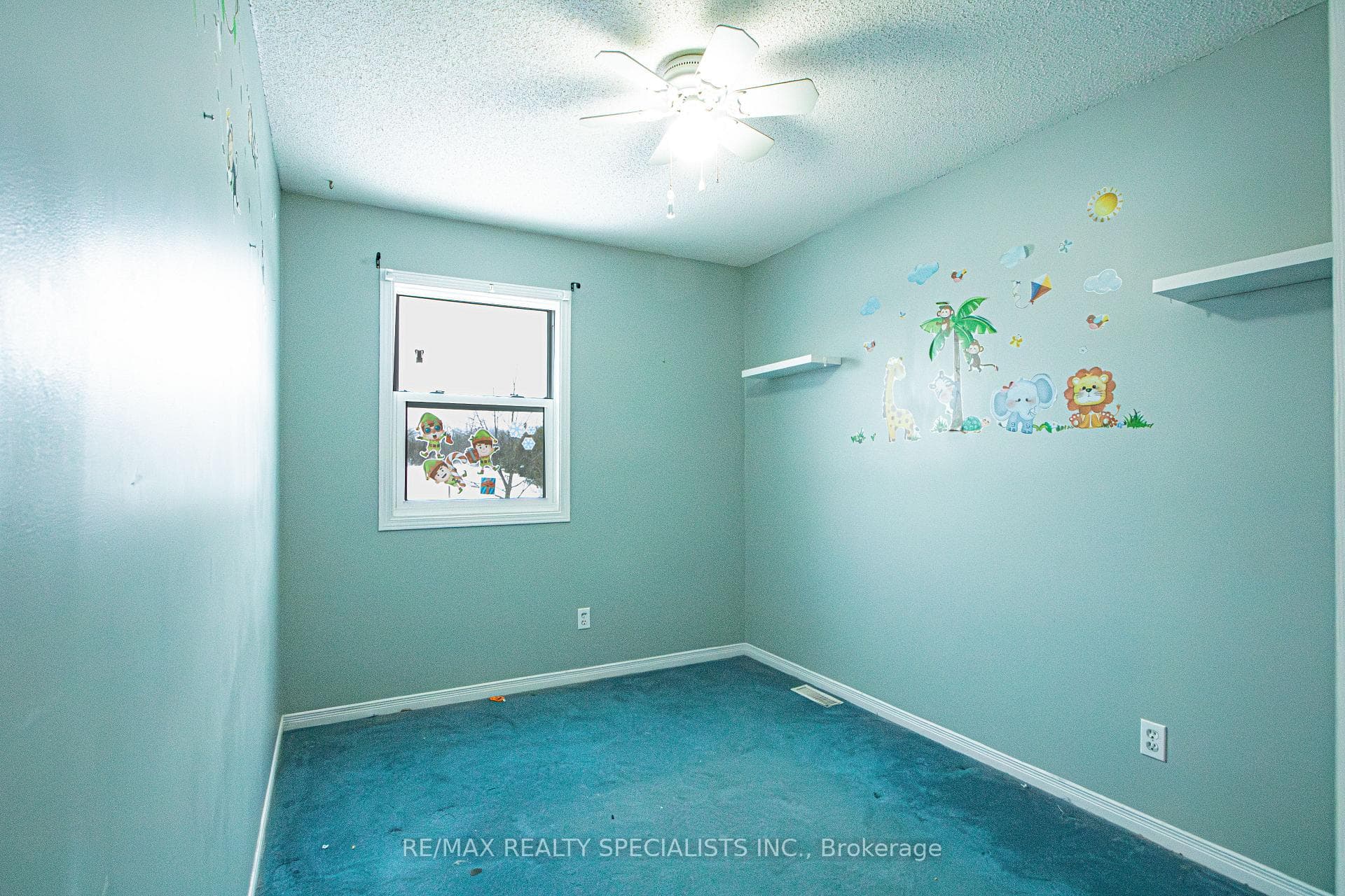 821 Deveron Crescent photo 31