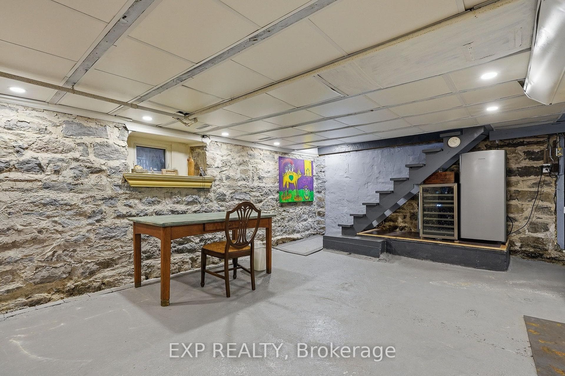 702 Dollard Street photo 27
