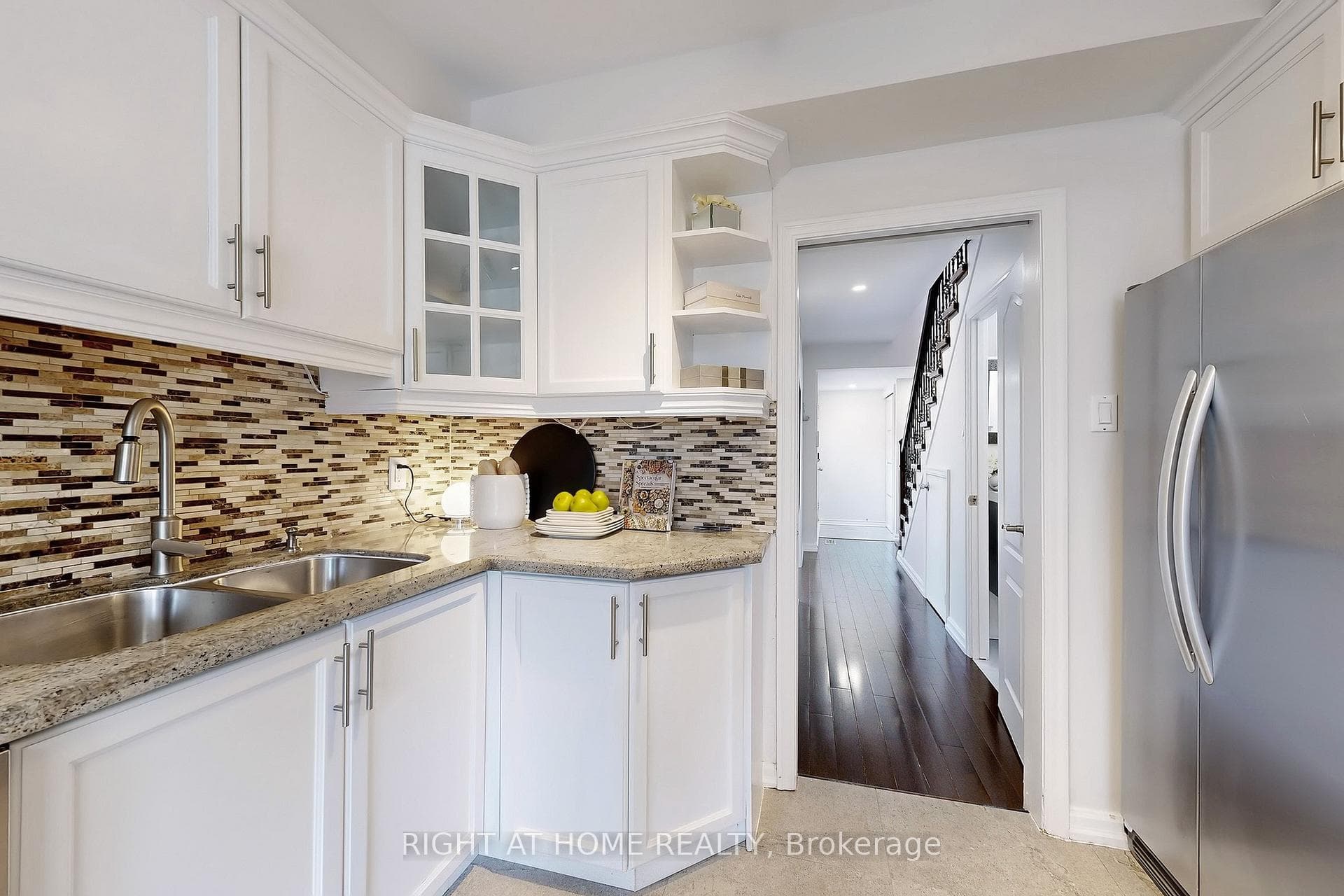 57 Wyndcliff Crescent photo 17