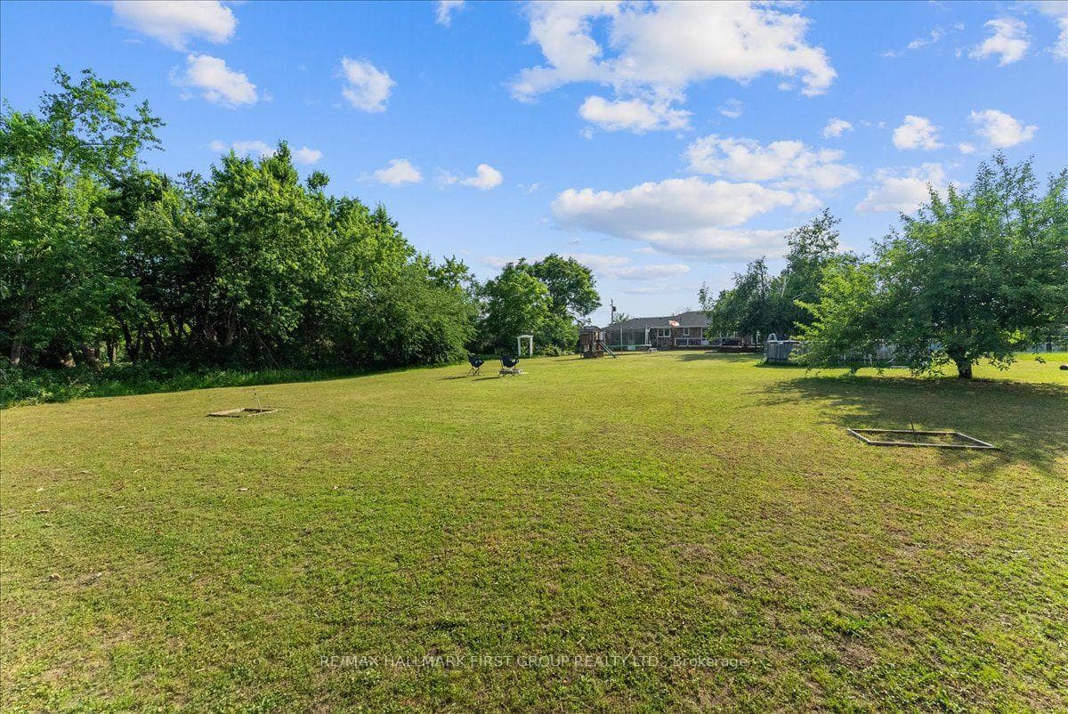 121 Nappadale Street photo 42