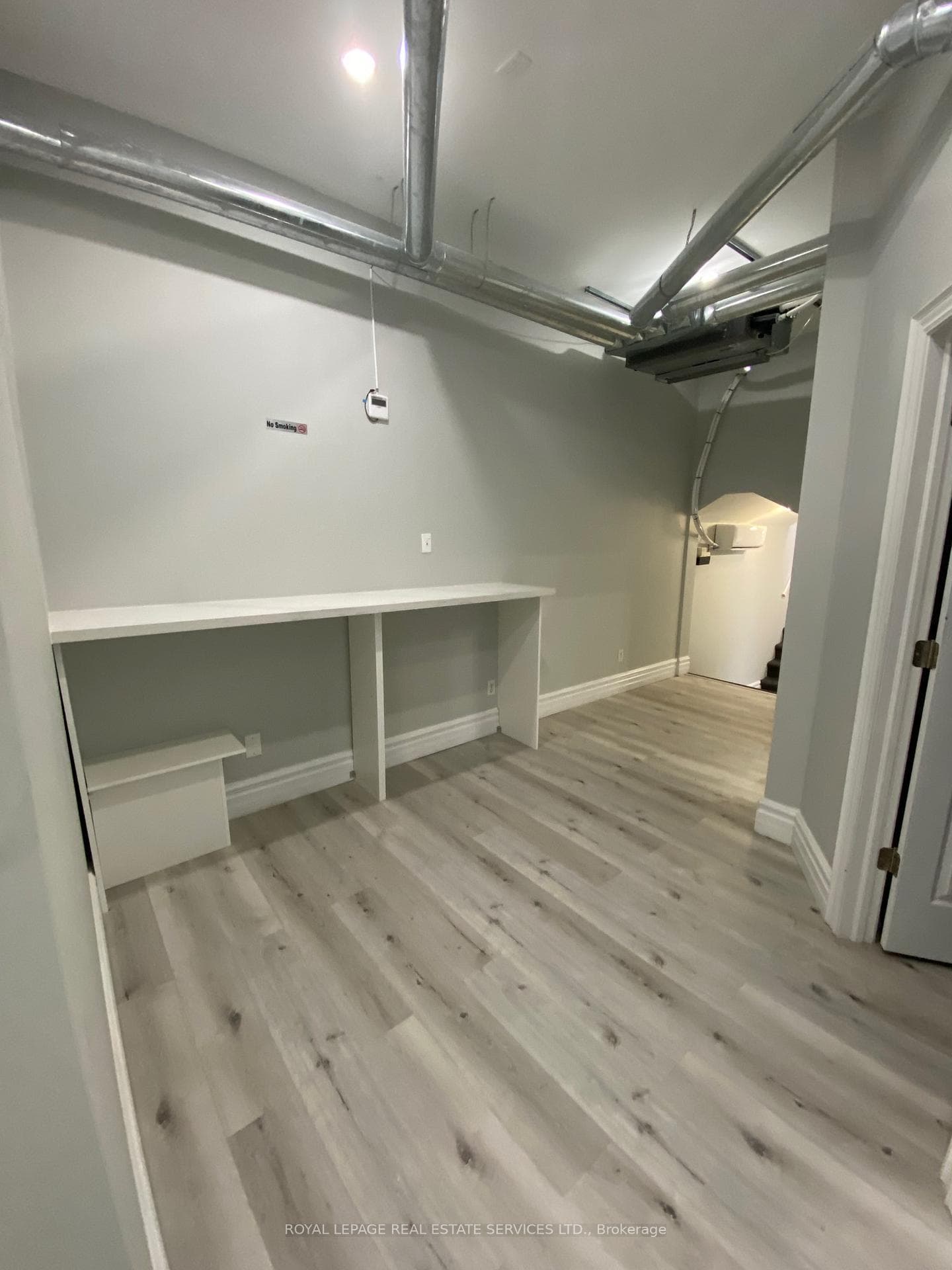 206 Carlton Street Unit 305 photo 6
