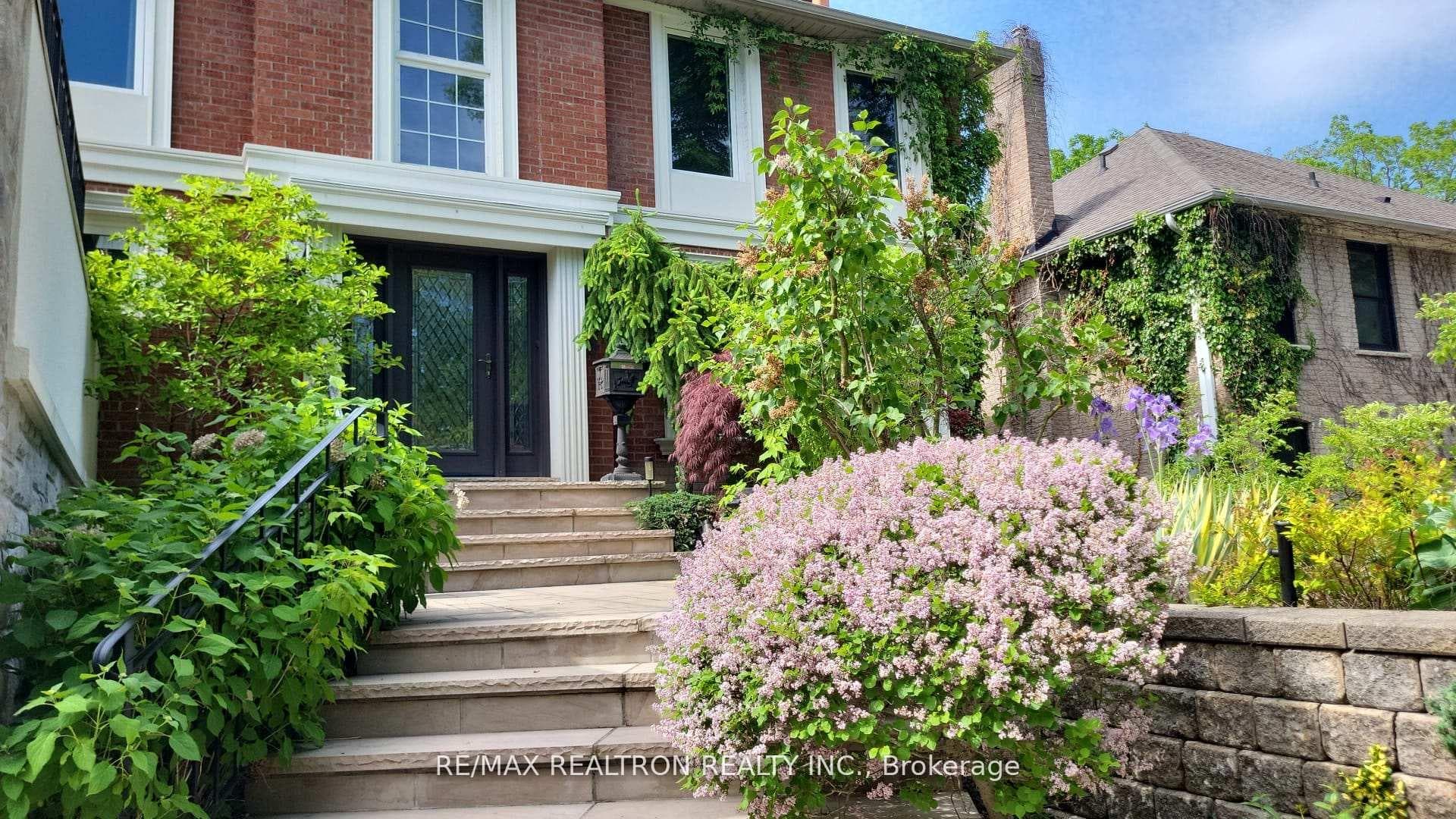 12 Donwoods Drive photo 3