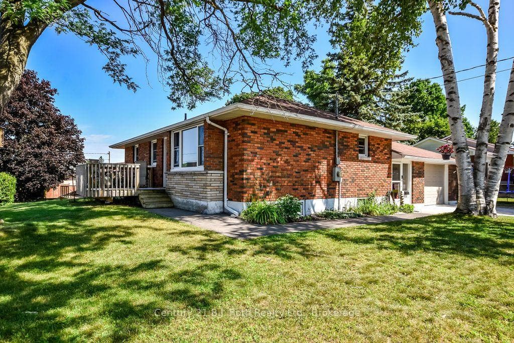 449 Irwin Street photo 23