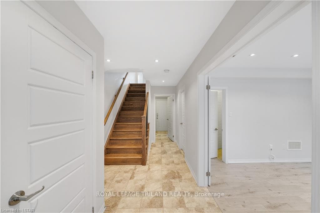 244 ELLEN DAVIDSON Drive photo 5