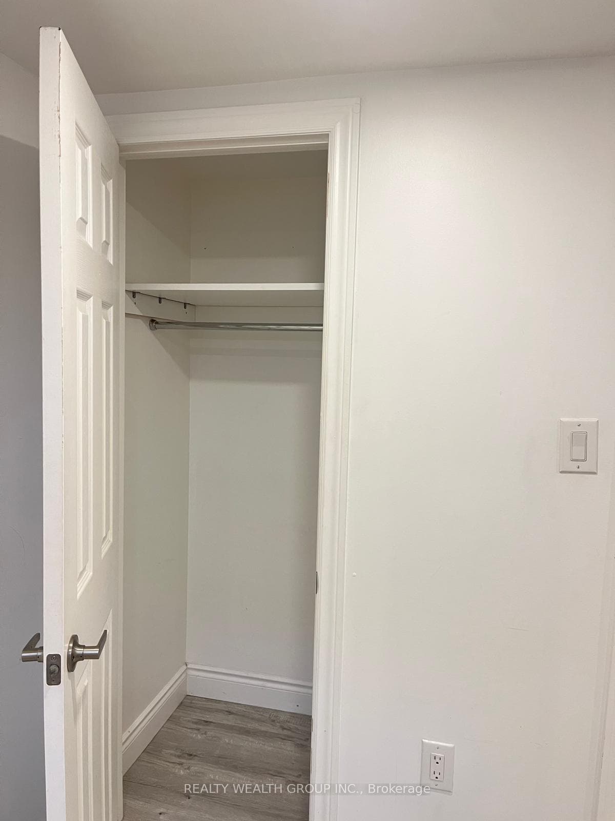 22 Crosland Drive Unit Bsmt photo 3