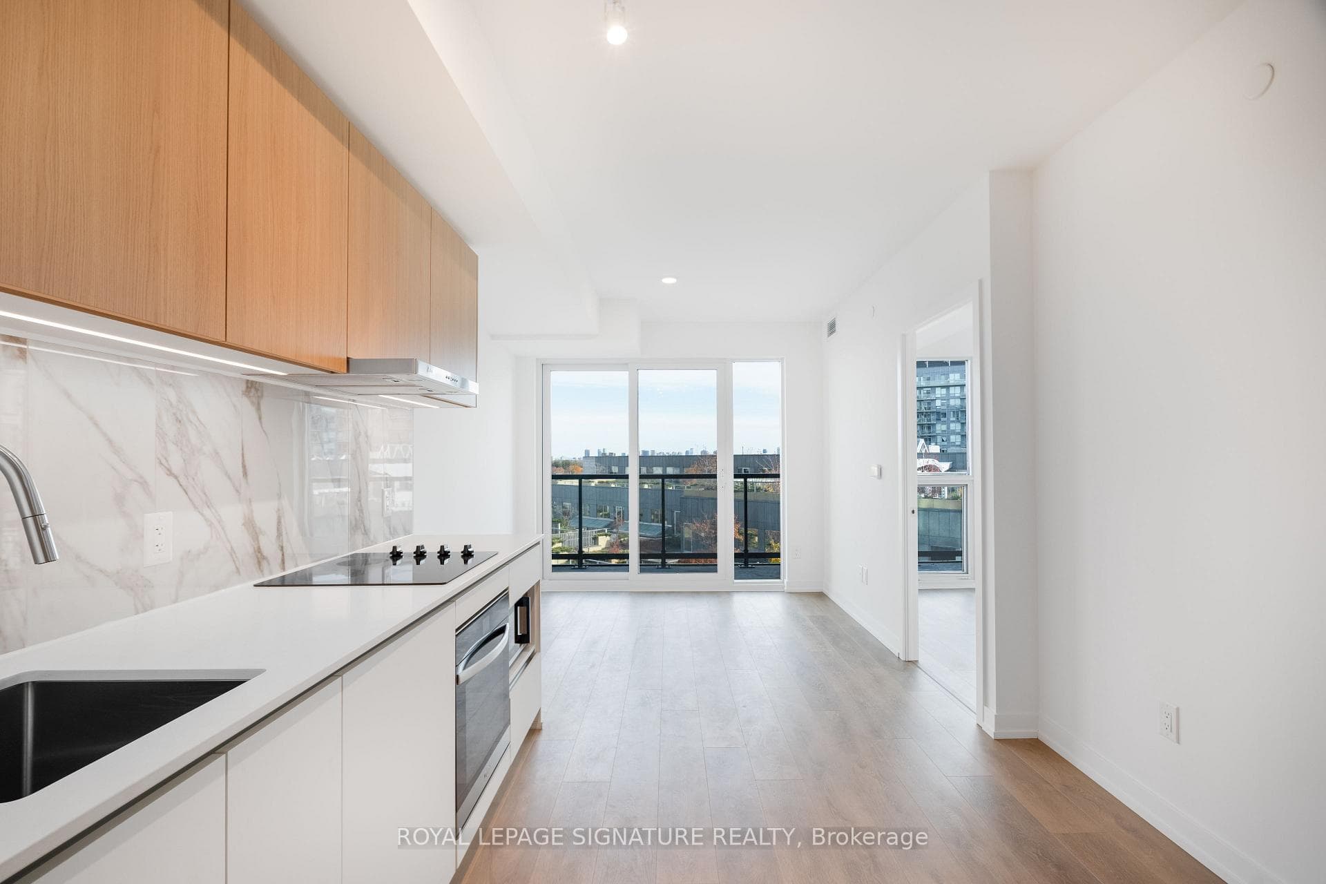 1100 Sheppard Avenue Unit 801 photo 3