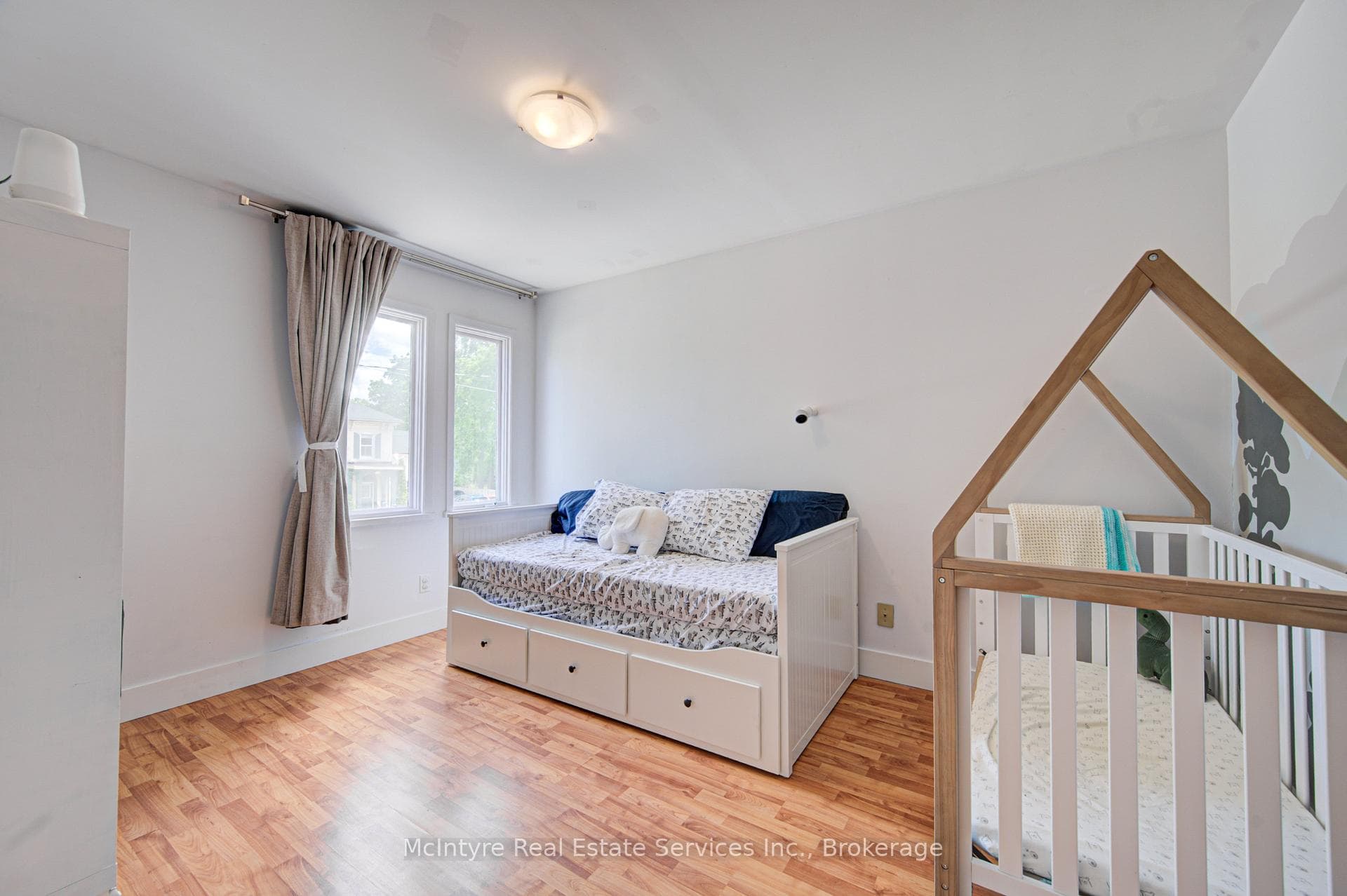 154 Grand Avenue photo 37