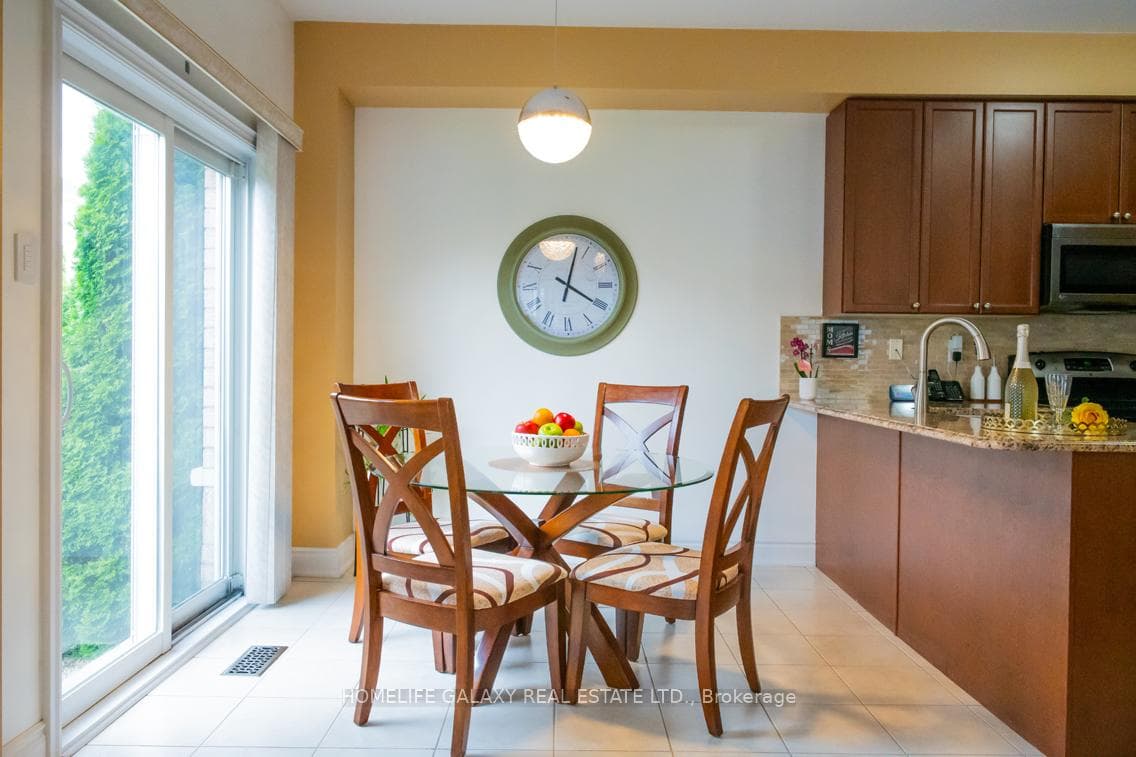 1768 Birchview Drive photo 8