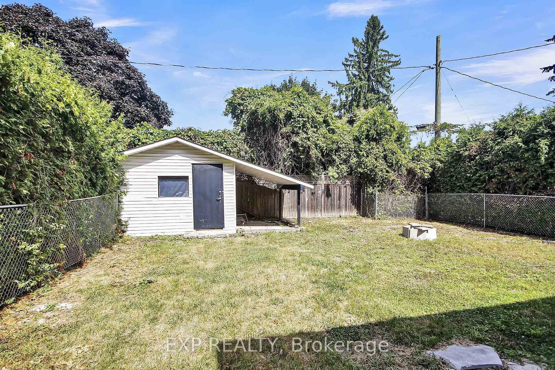 2247 Miramichi Street photo 6