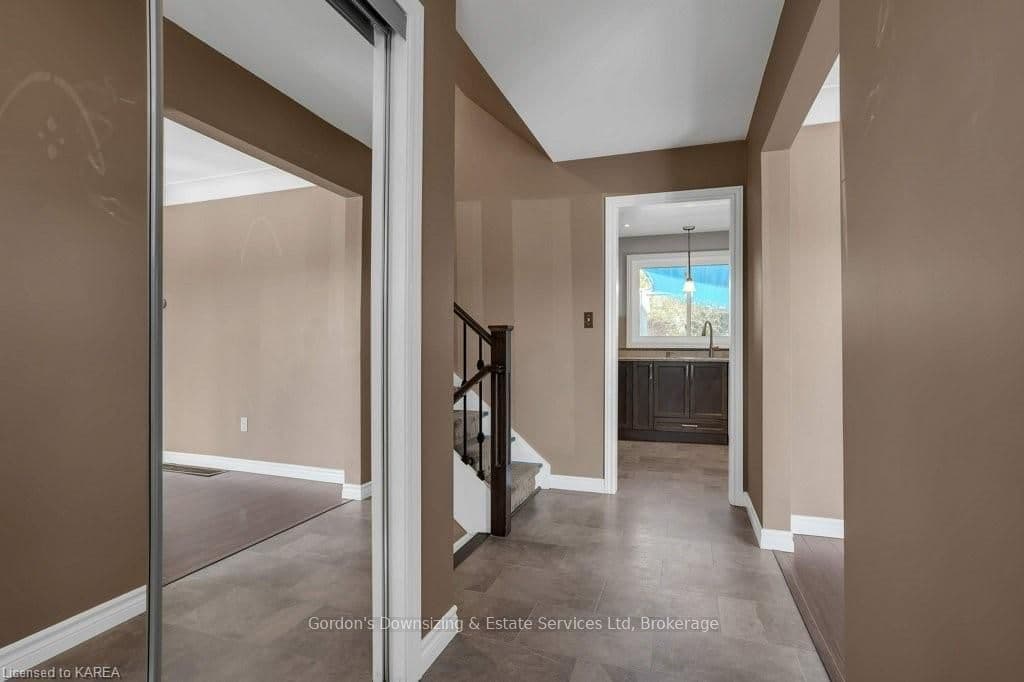 328 RENDA Street photo 4
