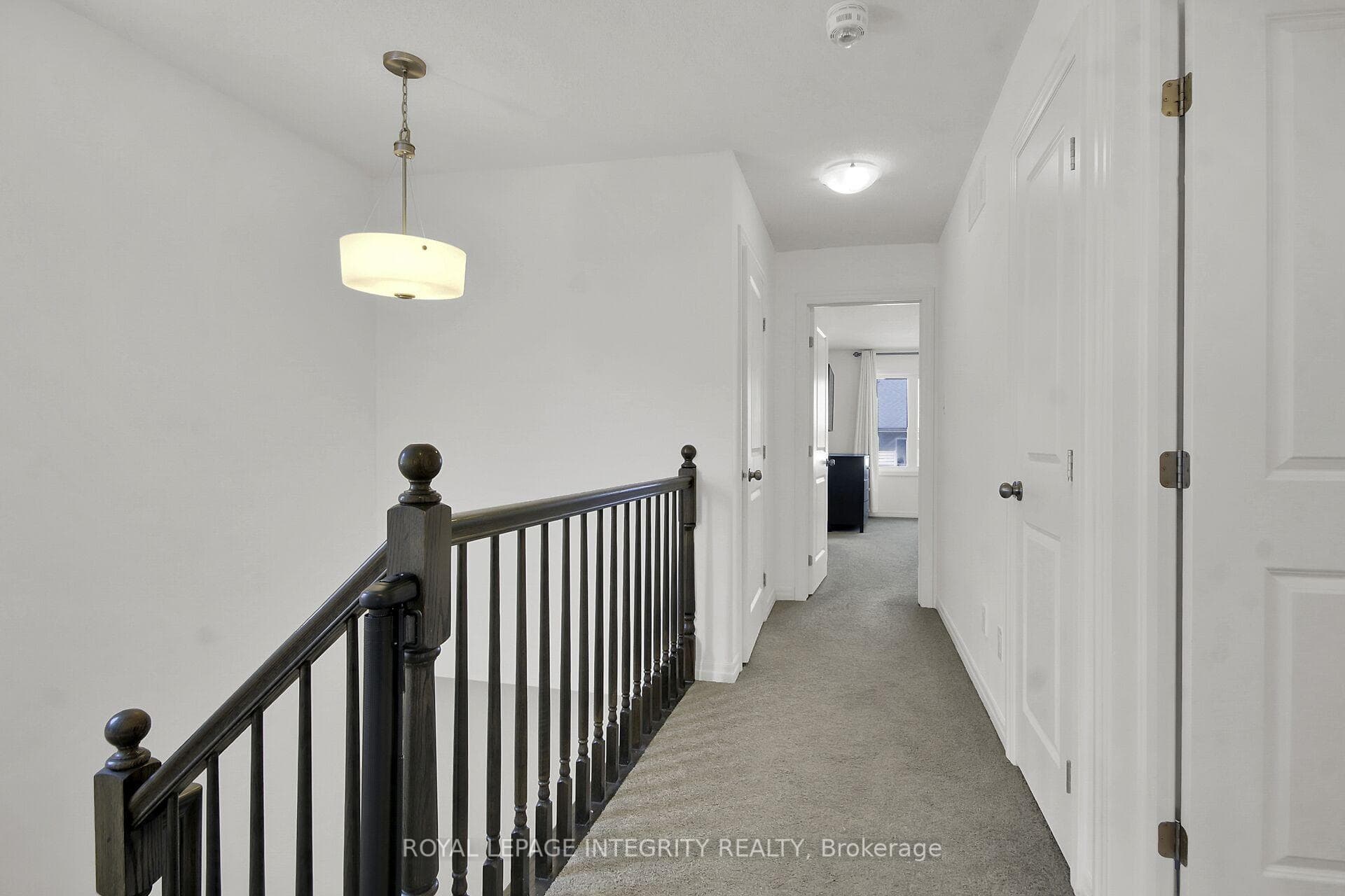 310 Broadridge Crescent photo 18