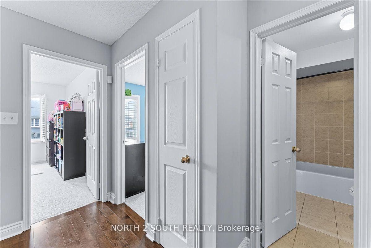 10 Walter Sinclair Court photo 24
