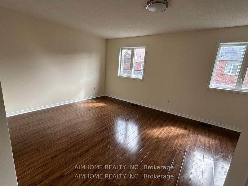 1255 Blencowe Crescent photo 20