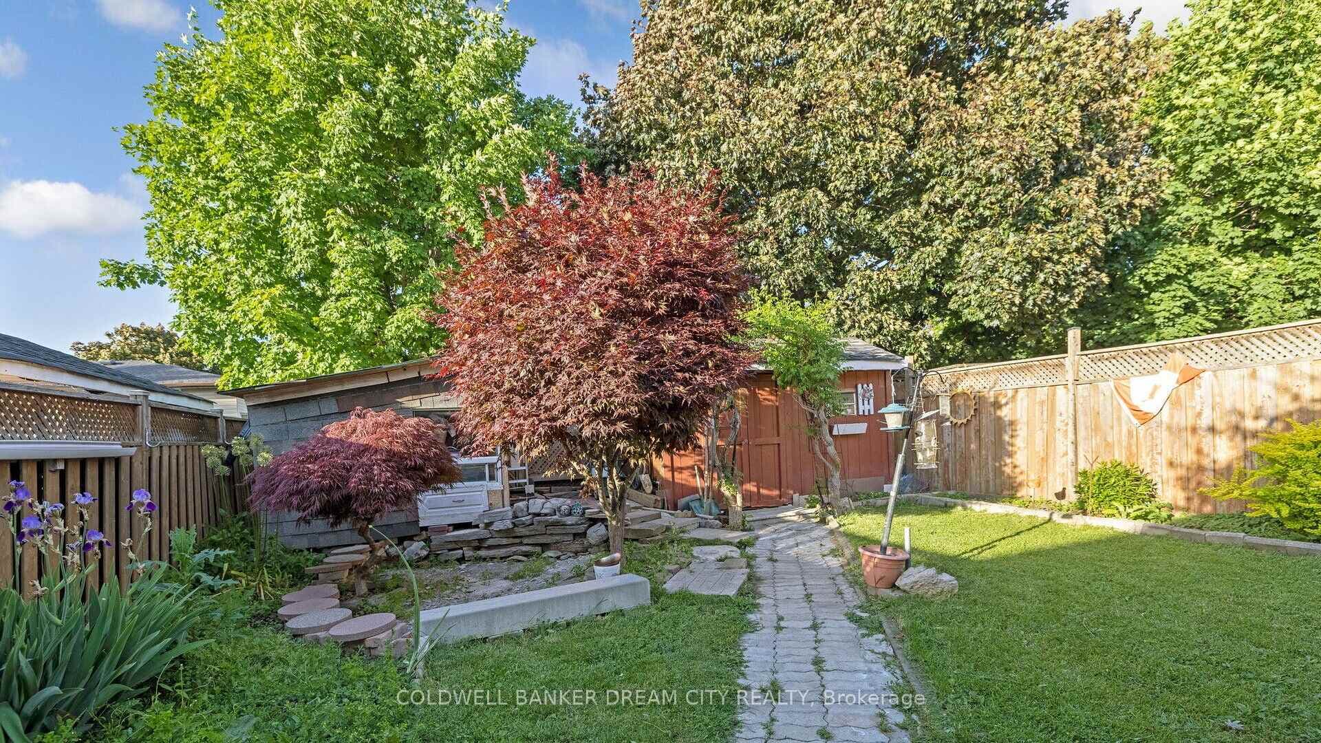 112 Hansen Road photo 35